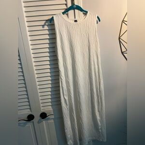 Body con white textured dress